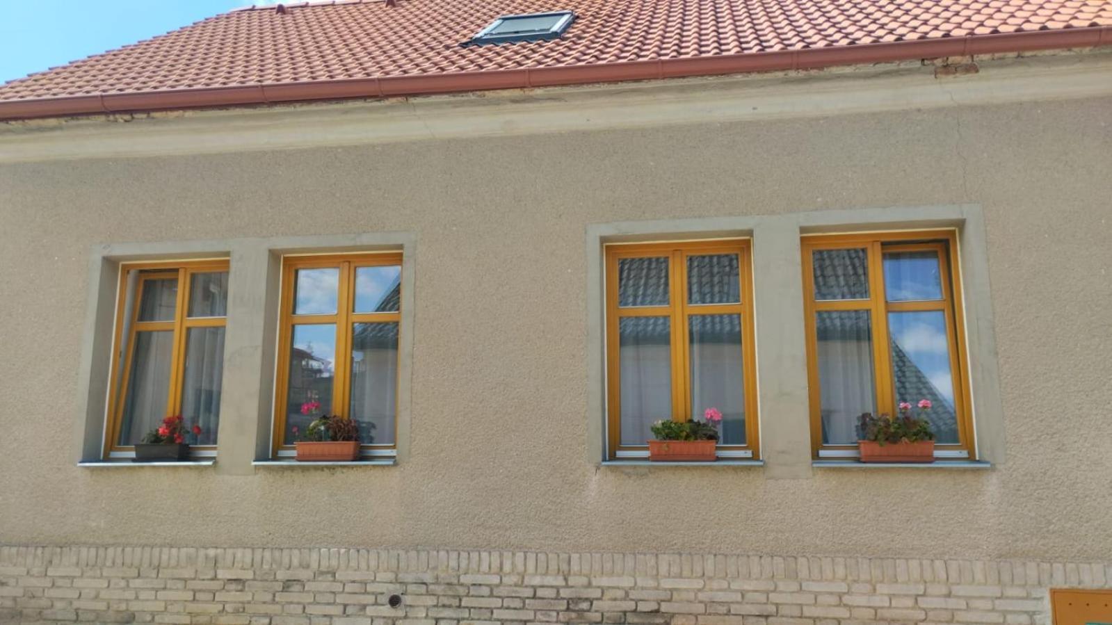 Podkrovi S Koupelnou Svinarov Exterior photo